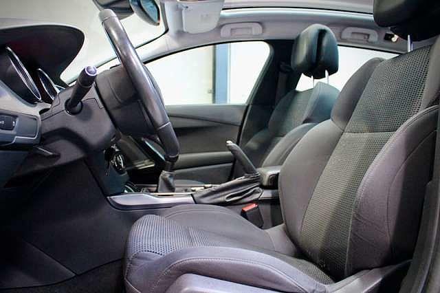 Peugeot 508 1.6 HDi   GPS  Climatisation Automatique 