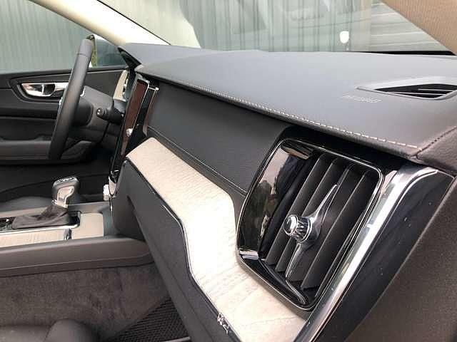 Volvo XC60 D4 Inscription 'Head-Up/Pano Dak/BLIS/Pilot Assist