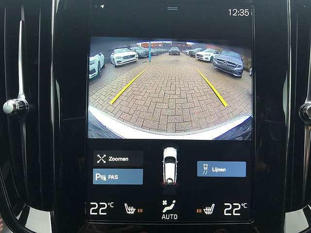 Volvo V60 D4 190PK Momentum Automaat 'Navigatie/Camera'