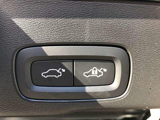 Volvo XC60 T4 R-Design 'Navi/Pano Dak/Alu 21'/Camera/Keyless'