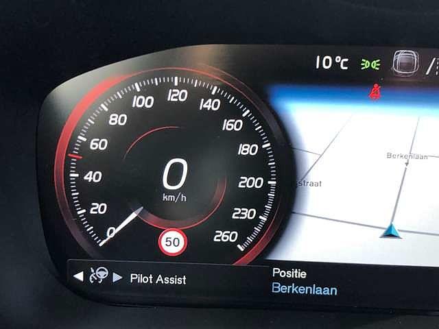 Volvo XC60 T4 R-Design 'Navi/Pano Dak/Alu 21'/Camera/Keyless'