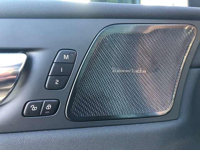 Volvo XC60 T4 R-Design 'Navi/Pano Dak/Alu 21'/Camera/Keyless'