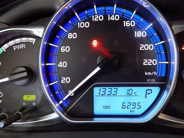 Toyota Yaris 1.5i VVT-i Hybrid E-CVT/NAVI/CAMERA/1ER PROP