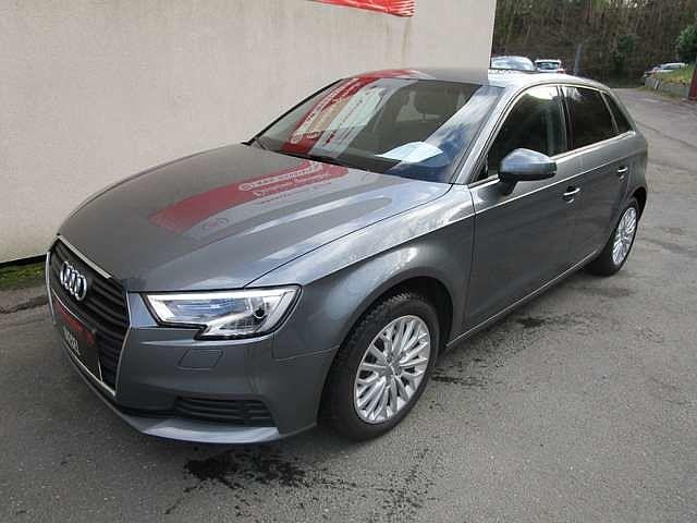 Audi A3 1.6 TDi S tronic/1ER PROP/XENON/GPS/ETAT9