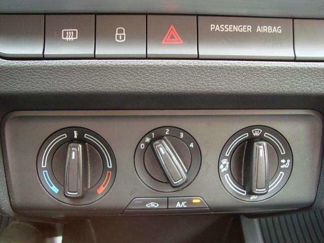 Skoda Fabia 1.0i Ambition  Airco/ USB/PDC A/ Adaptieve cruis