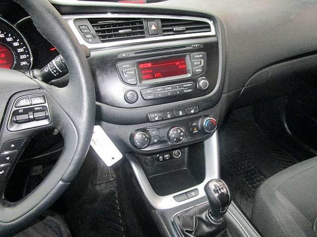KIA CEE D 1.4i Easy /1ER PROP/ETAT9/GARANTIE 01/2025