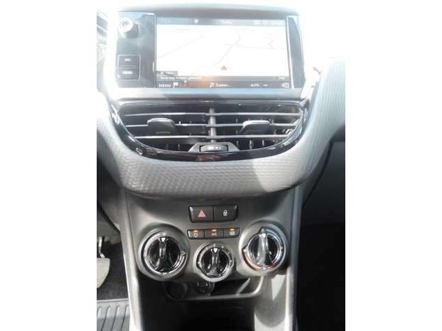 Peugeot 208 1.2i PureTech Style GPS, PARKEERSENSOREN