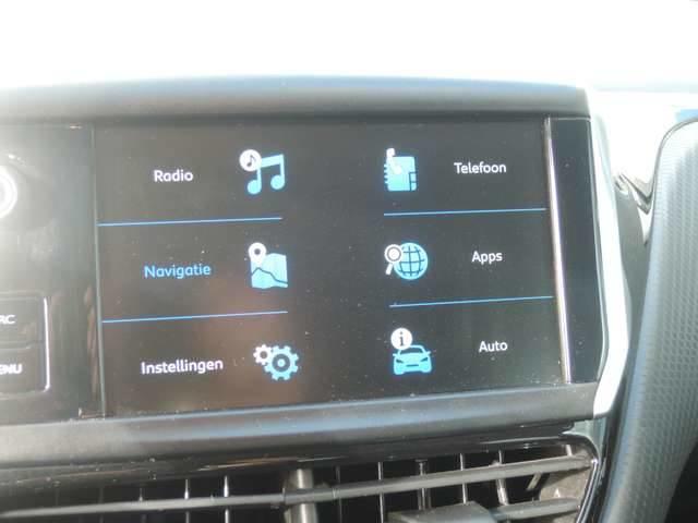 Peugeot 208 1.2i PureTech Style GPS, PARKEERSENSOREN