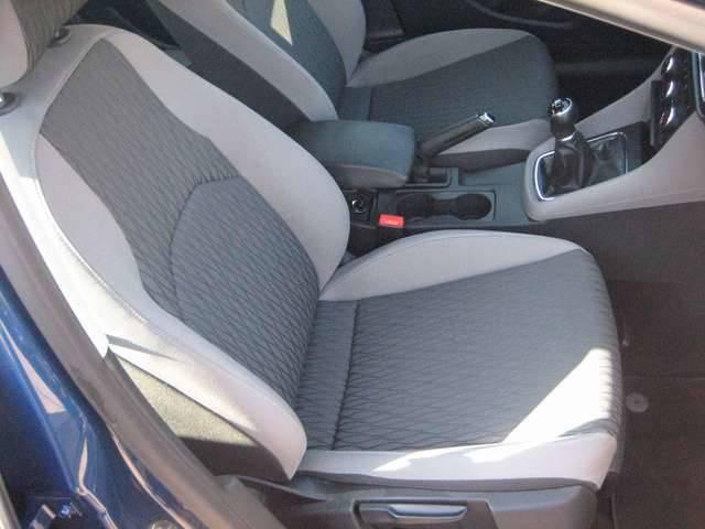 Seat Leon 5p 1.6 TDi 105cv  Options GPS + Phares LED