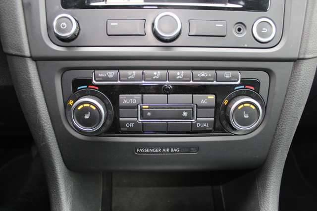 Volkswagen Golf VI 2.0TDi Highline DSG Keyless Xenon Navi Camera