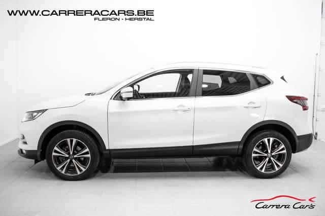 Nissan Qashqai 1.6 dCi N-Connecta|NAVICAMERAPANORAMAKEYLESS|