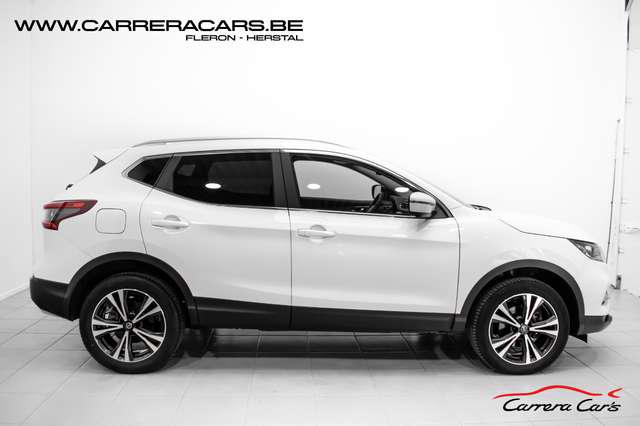 Nissan Qashqai 1.6 dCi N-Connecta|NAVICAMERAPANORAMAKEYLESS|