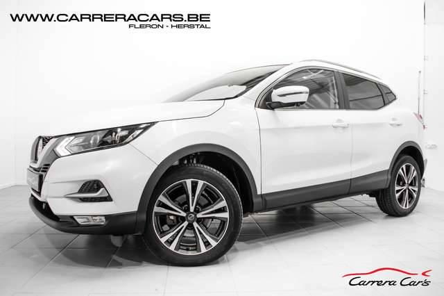 Nissan Qashqai 1.6 dCi N-Connecta|NAVICAMERAPANORAMAKEYLESS|