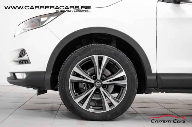 Nissan Qashqai 1.6 dCi N-Connecta|NAVICAMERAPANORAMAKEYLESS|