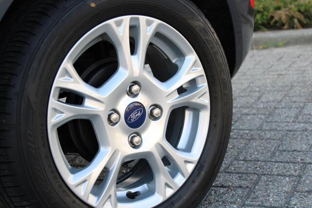 Ford Fiesta 1.25 Titanium l 5 DRS l AIRCO l PDC l LMV l 82PK