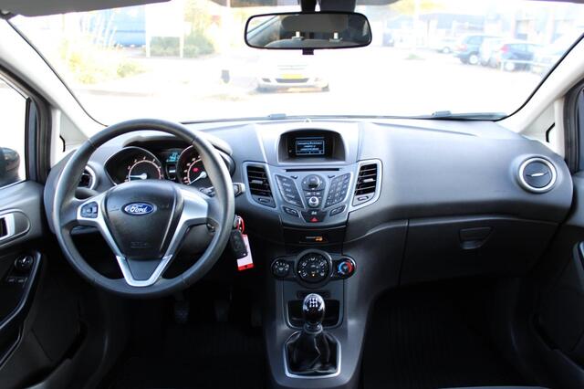 Ford Fiesta 1.25 Titanium l 5 DRS l AIRCO l PDC l LMV l 82PK