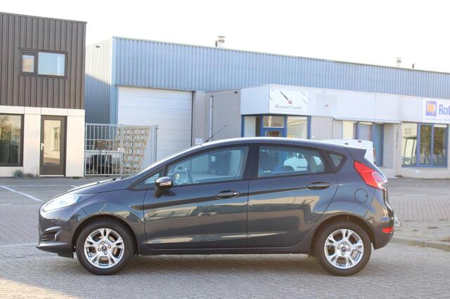 Ford Fiesta 1.25 Titanium l 5 DRS l AIRCO l PDC l LMV l 82PK