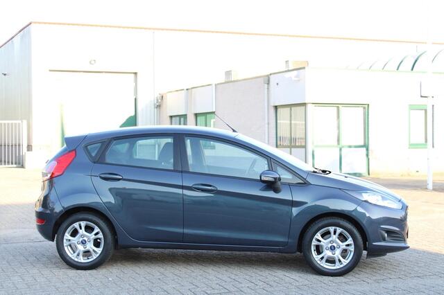 Ford Fiesta 1.25 Titanium l 5 DRS l AIRCO l PDC l LMV l 82PK