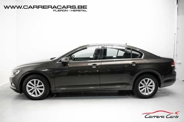 Volkswagen Passat 1.6 CRTDi Highline|NAVIKEYLESSREGUPDCCLIMA|