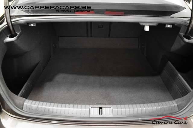 Volkswagen Passat 1.6 CRTDi Highline|NAVIKEYLESSREGUPDCCLIMA|
