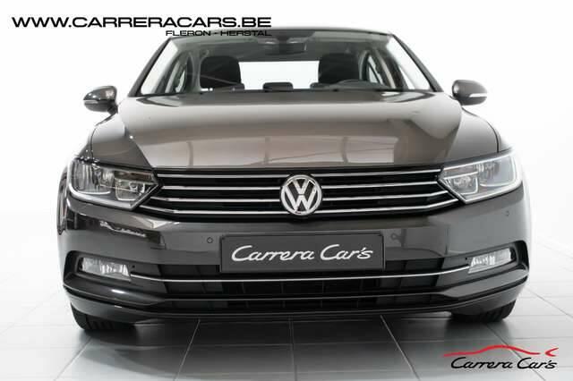 Volkswagen Passat 1.6 CRTDi Highline|NAVIKEYLESSREGUPDCCLIMA|