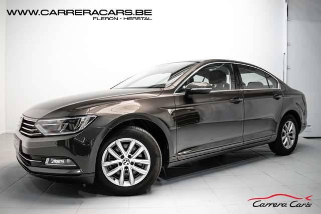 Volkswagen Passat 1.6 CRTDi Highline|NAVIKEYLESSREGUPDCCLIMA|