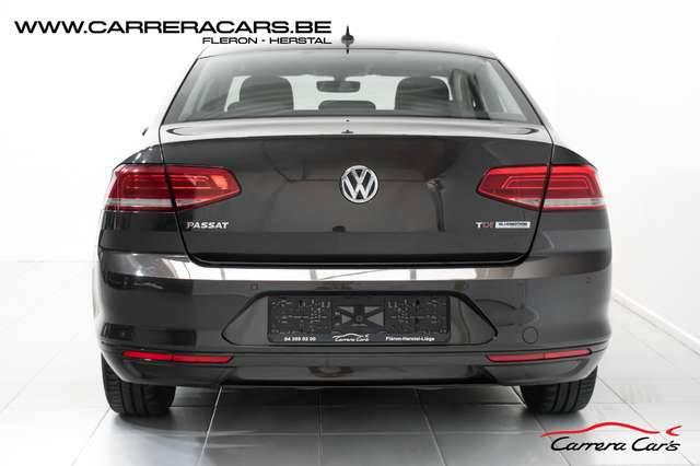 Volkswagen Passat 1.6 CRTDi Highline|NAVIKEYLESSREGUPDCCLIMA|
