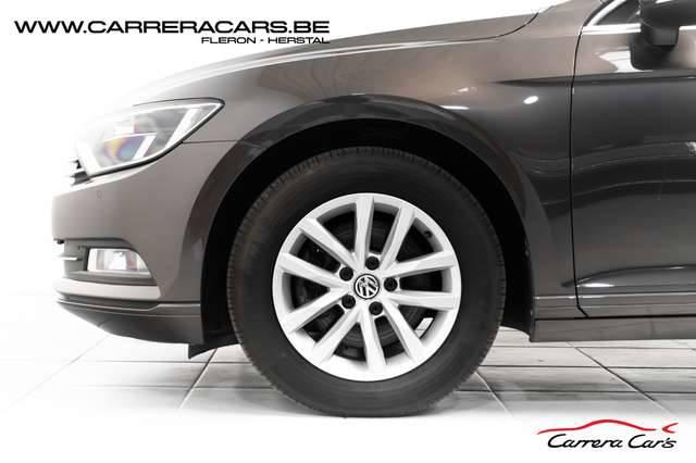 Volkswagen Passat 1.6 CRTDi Highline|NAVIKEYLESSREGUPDCCLIMA|