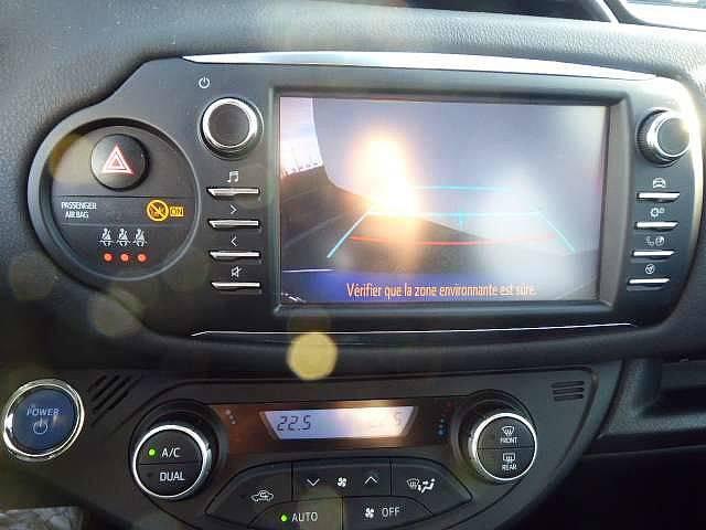 Toyota Yaris 1.5i VVT-i Hybrid Y-conic E-CVT