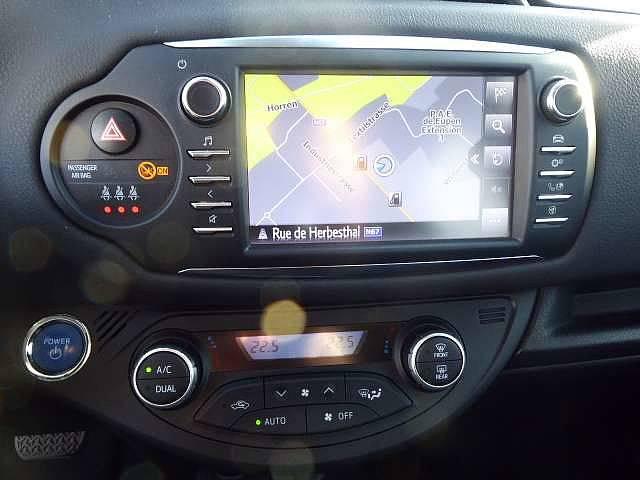 Toyota Yaris 1.5i VVT-i Hybrid Y-conic E-CVT