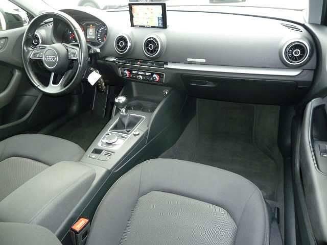 Audi A3 1.6 TDi SEDAN