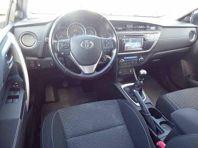 Toyota Auris 1.6i Dynamic
