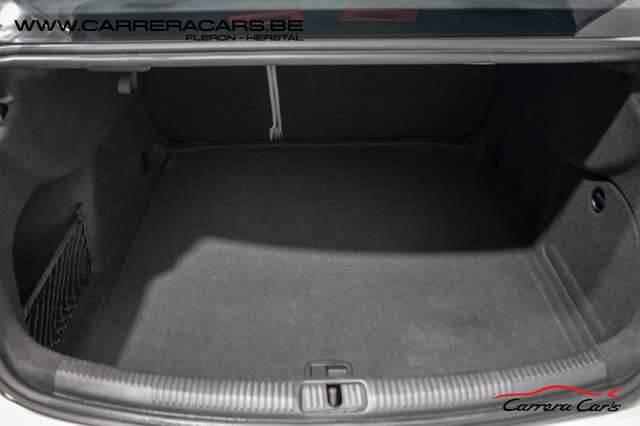 Audi A3 2.0 TDi Ambition|XENONCUIRGPSREGUCLIMATRONIC|