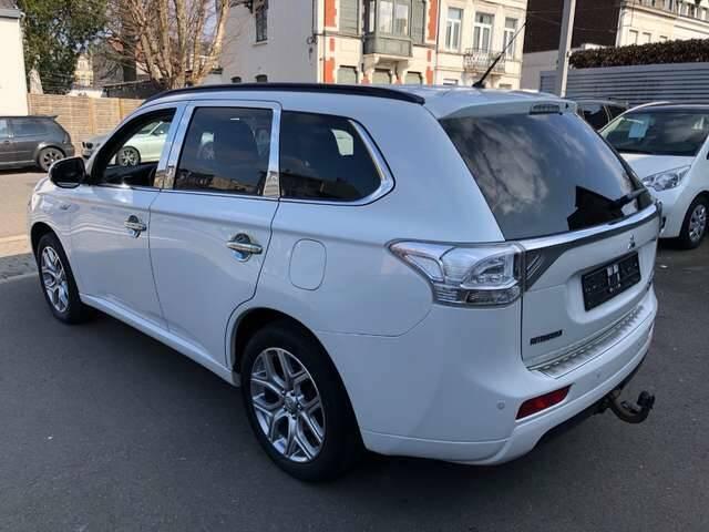 Mitsubishi Outlander 2.0i 4WD PHEV Safety Pack GARANTIE 1AN