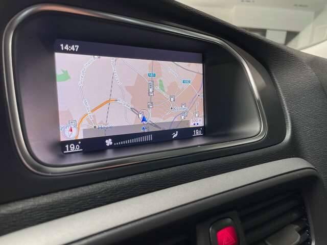 Volvo V40  2.0  2017  EURO6b  XENON  NAVI  LED