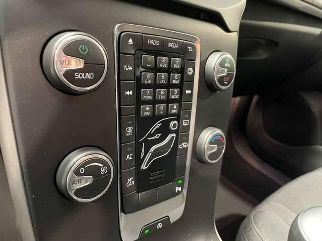Volvo V40  2.0  2017  EURO6b  XENON  NAVI  LED