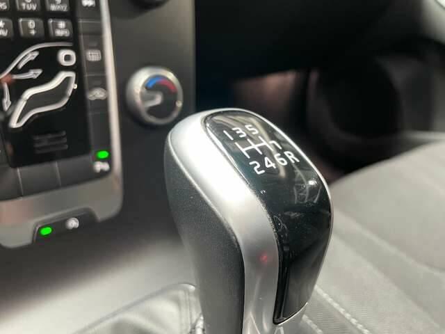 Volvo V40  2.0  2017  EURO6b  XENON  NAVI  LED