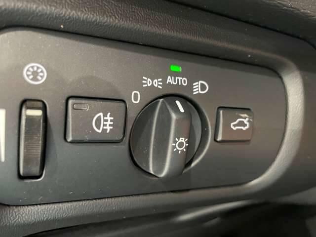 Volvo V40  2.0  2017  EURO6b  XENON  NAVI  LED