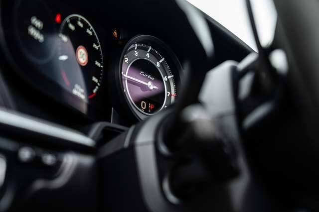 Porsche 911 Turbo 992 / Matrix LED / 360 cam / Sportuitlaat