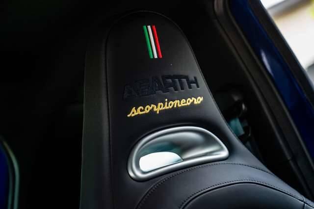 Abarth 595 ScorpioneOro / 1 of 2000 / 2.400 km