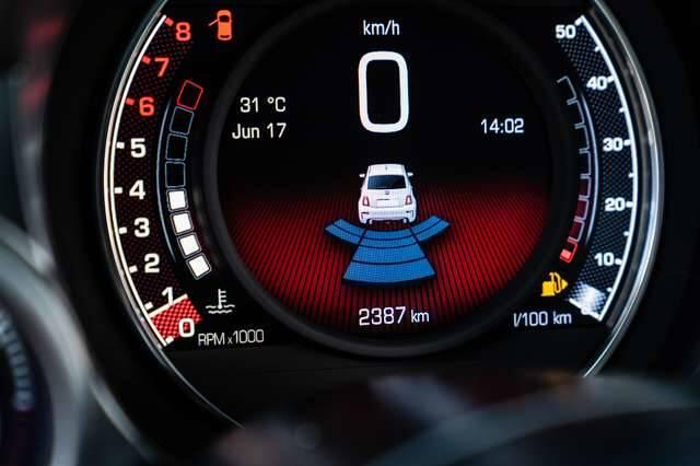 Abarth 595 ScorpioneOro / 1 of 2000 / 2.400 km