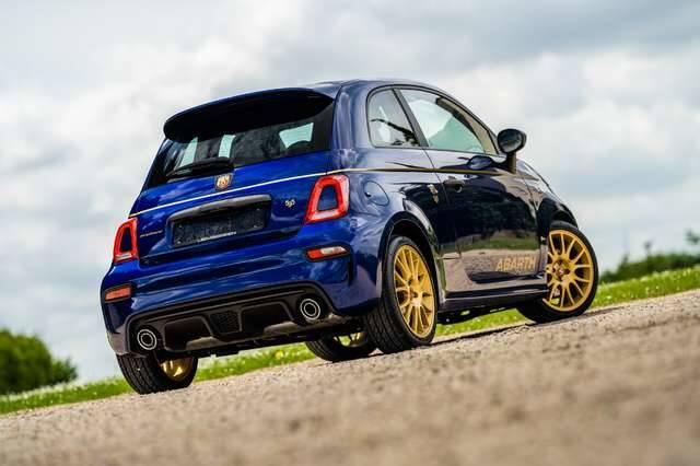Abarth 595 ScorpioneOro / 1 of 2000 / 2.400 km