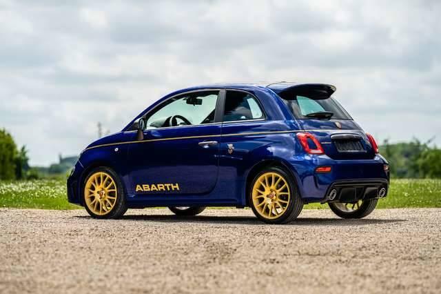 Abarth 595 ScorpioneOro / 1 of 2000 / 2.400 km