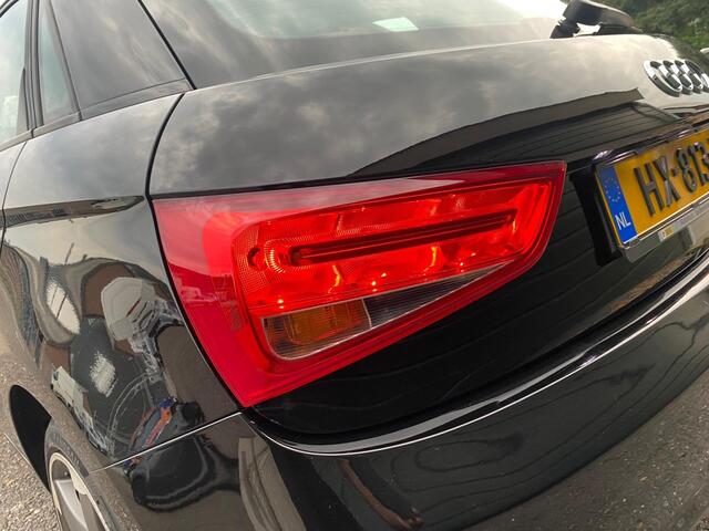 Audi A1 Sportback 1.2 TFSI Ambition Pro Line Business,5DRS,Elec.Ramen,Navi,Rotor Velgen.