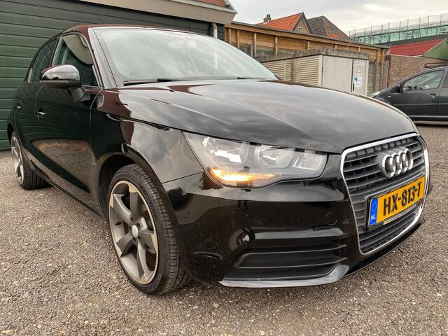 Audi A1 Sportback 1.2 TFSI Ambition Pro Line Business,5DRS,Elec.Ramen,Navi,Rotor Velgen.