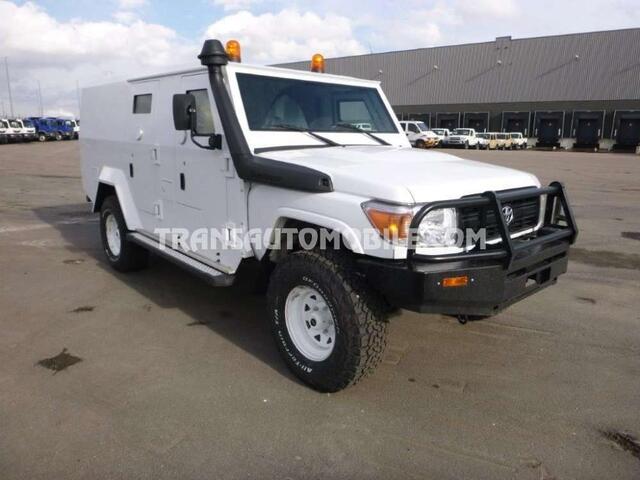 Toyota Land CRUISER cash in transit  - export out eu tropical version