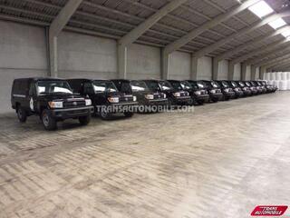 TOYOTA LAND CRUISER metal top hzj 78 - export out eu tropical version