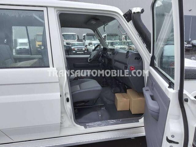 Toyota Land CRUISER hzj 79 double cabin - export out eu tropical versi