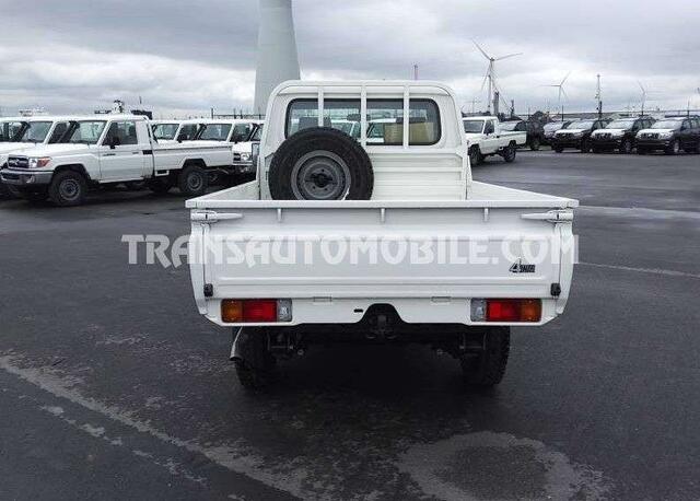 Toyota Land CRUISER hzj 79 single cab - export out eu tropical version