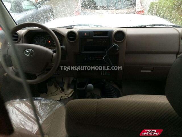 Toyota Land CRUISER metal top hzj 78 - export out eu tropical version